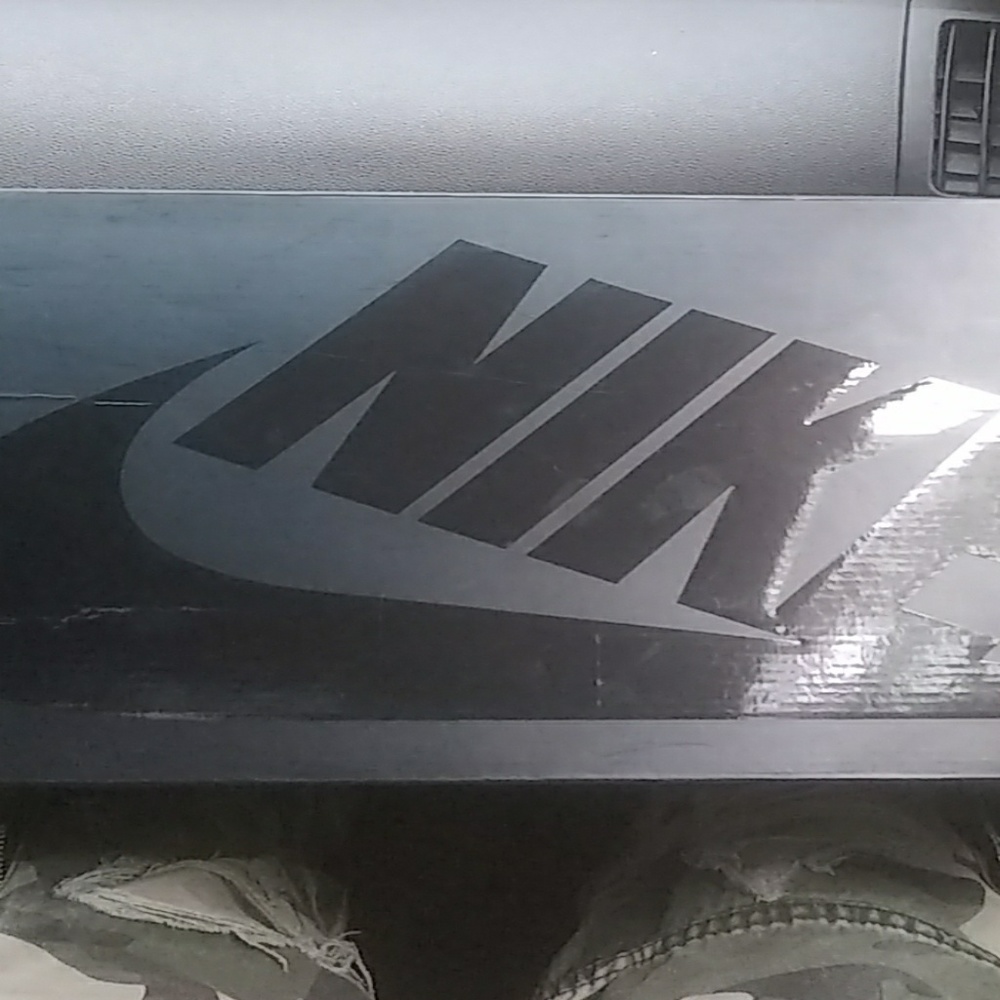 Supreme nike air more uptemp sz 9.5